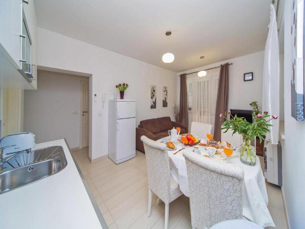 Apartment 4b *