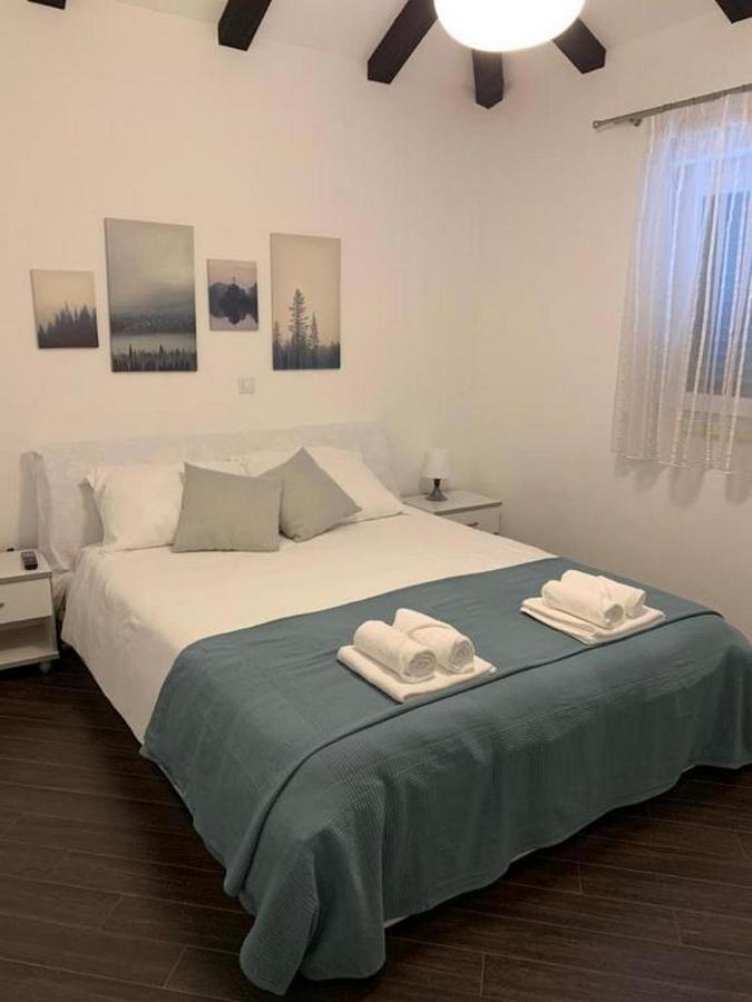 4b Apartment