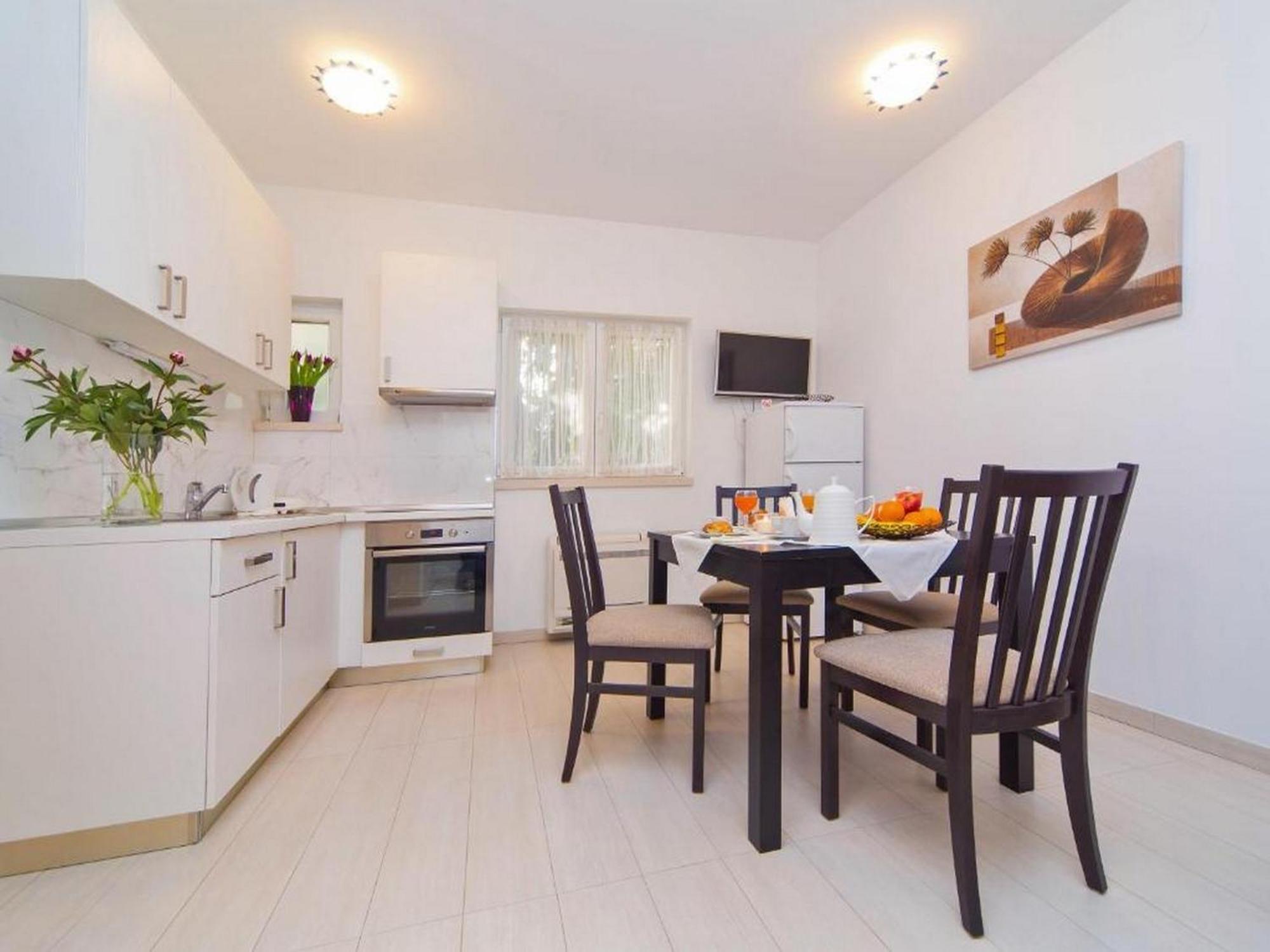 4b Apartment