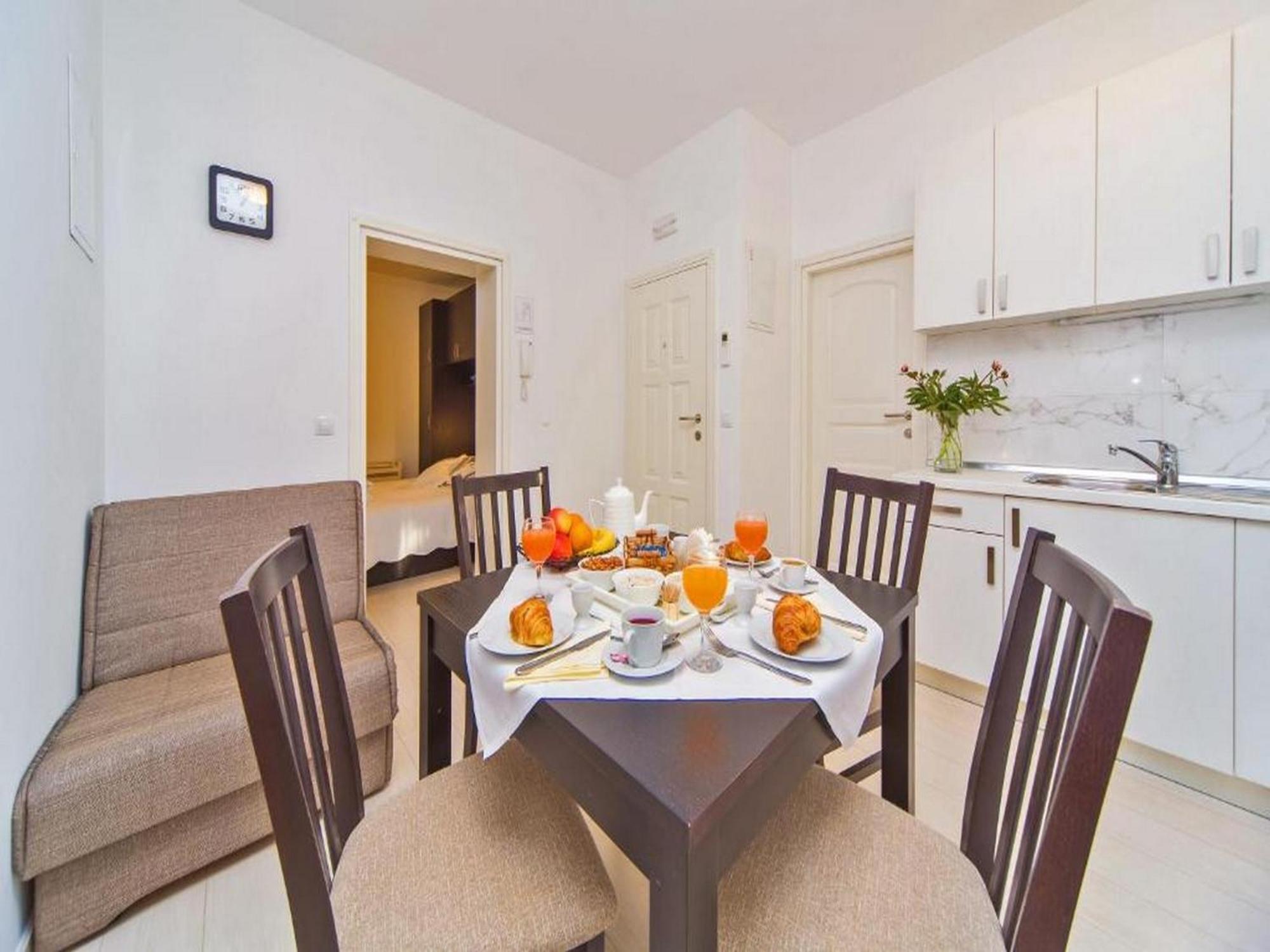 4b Apartment *