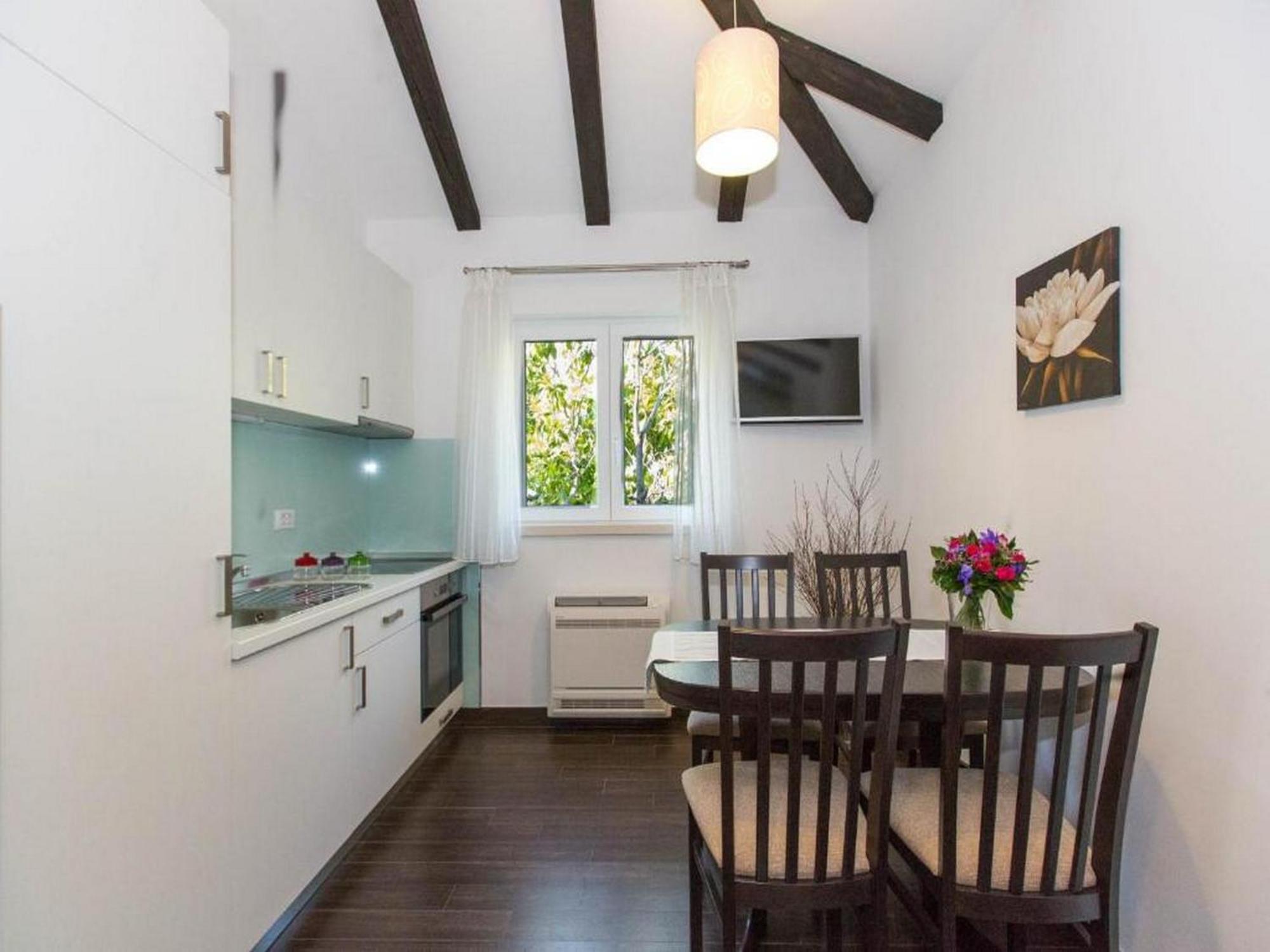 4b Apartment