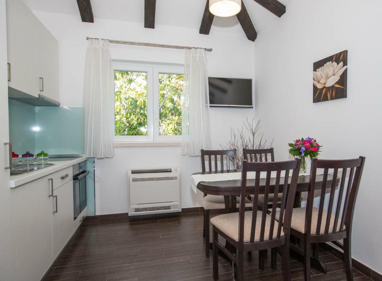 4b Apartment